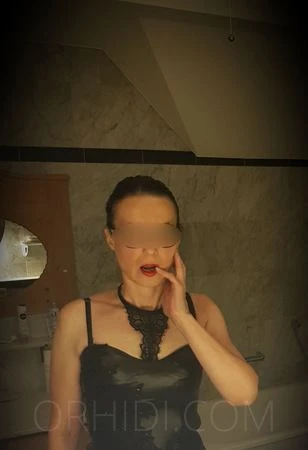 Deutsche Milf Sofie - Zum 1. Mal! — 2 / 8