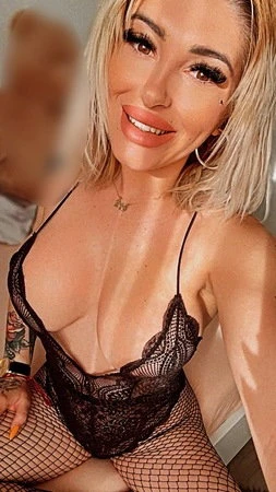 Neu Tania — 2 / 4