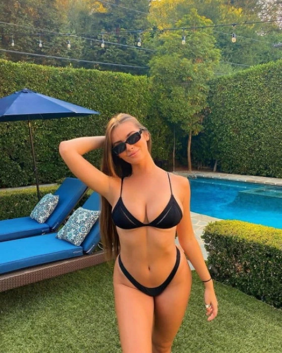 Natalie — 2 / 4
