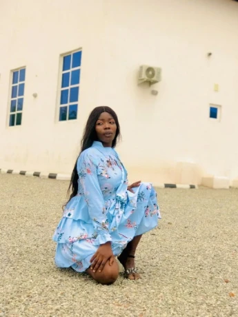 Helen George — 3 / 5