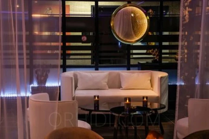 Charlies Hamburg — 3 / 18