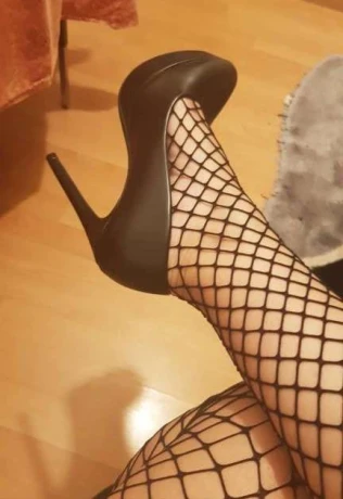 Les Bains Belle Femme Massage Sur Table Relax Et Erotique — 4 / 5