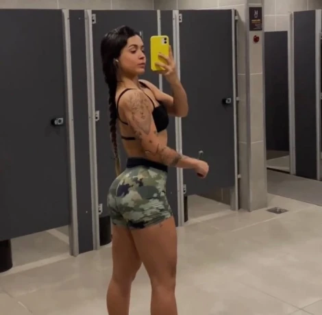 Melina Ferreira — 4 / 7