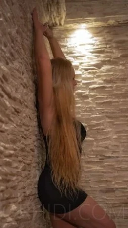 Sofia die Erfahrene im Wellness Paradies — 3 / 6