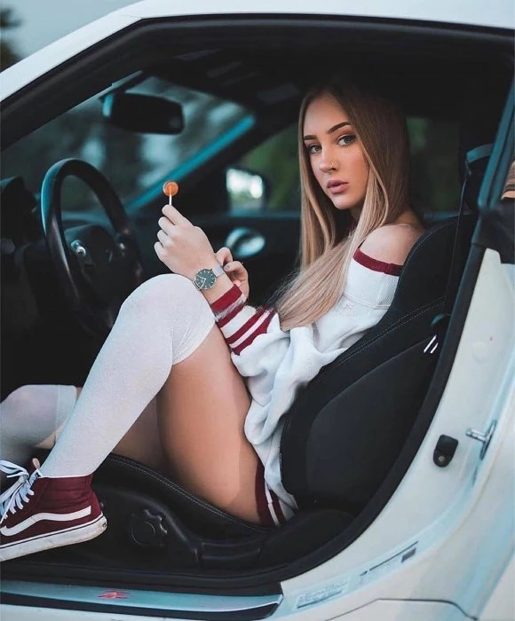 Faye — 2 / 3