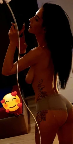 Zh Heisse Und Geile Gespielin — 1 / 5