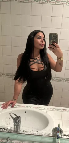 Available To Please You Knokke — 3 / 9