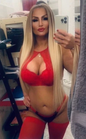 Lady Aylin Köln — 16 / 24