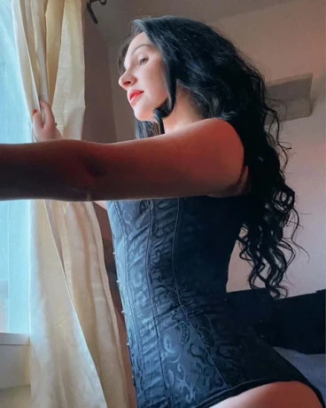 Scarlett 1 — 3 / 6