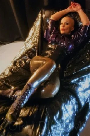 Mistress Justine — 5 / 7