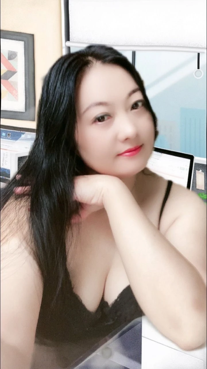 Miko Privat, Escort, Linz