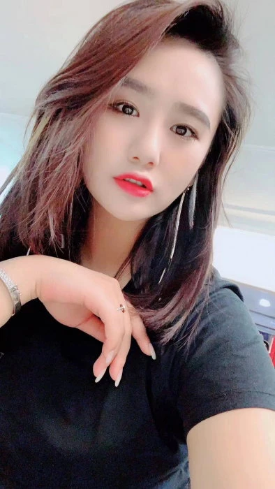 Sara — 2 / 7