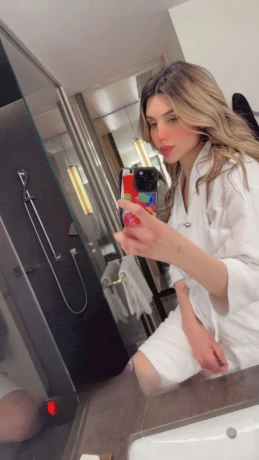 Lana Arab — 10 / 11