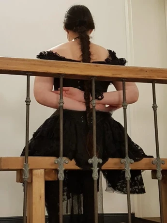 Daryah Escort — 2 / 3