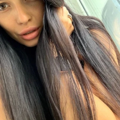 Arka, Escort, Paris