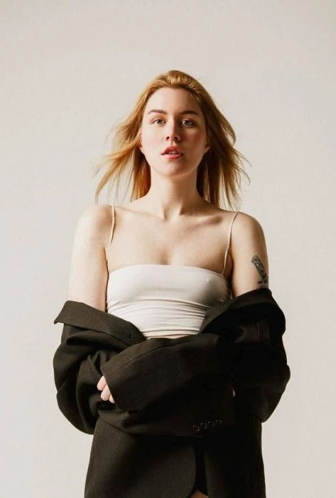 Nina — 4 / 5