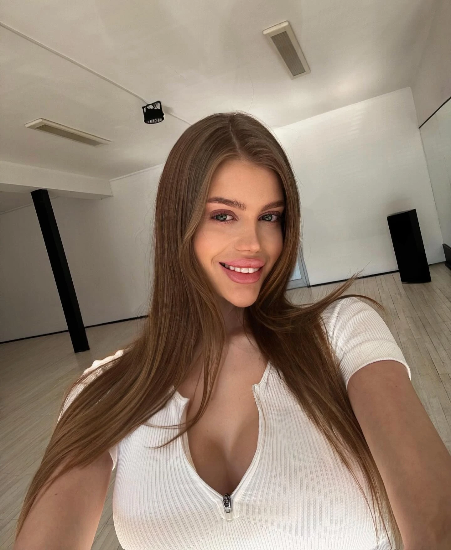 Monica — 7 / 9