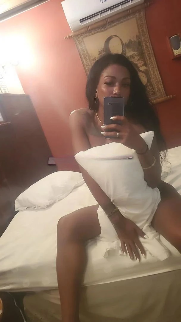 Adriana Black, Escort, Havana