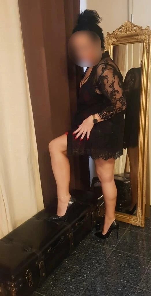 Carmen Devote Luder, Escort, Landshut