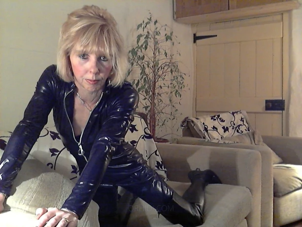 KatieOfDevon — 15 / 16