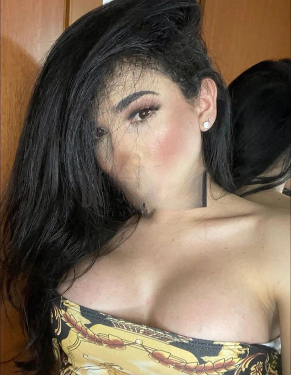 Luara Casadevall, Escort, Rome