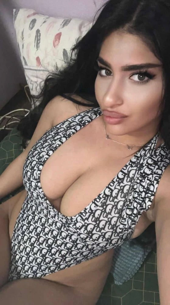 Laura Lovegirl — 1 / 6
