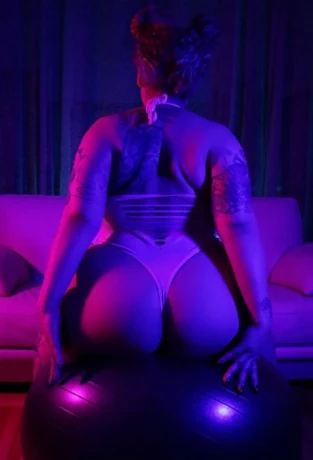 Dahlia North — 4 / 5