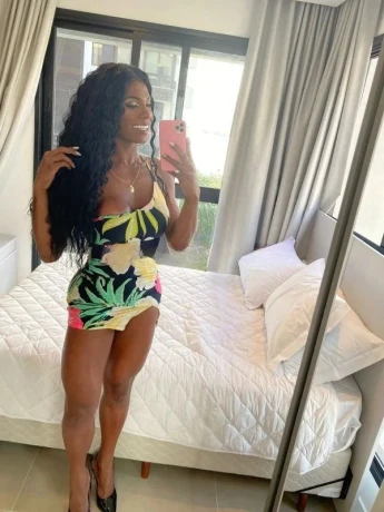 Suzy Mariana — 7 / 12