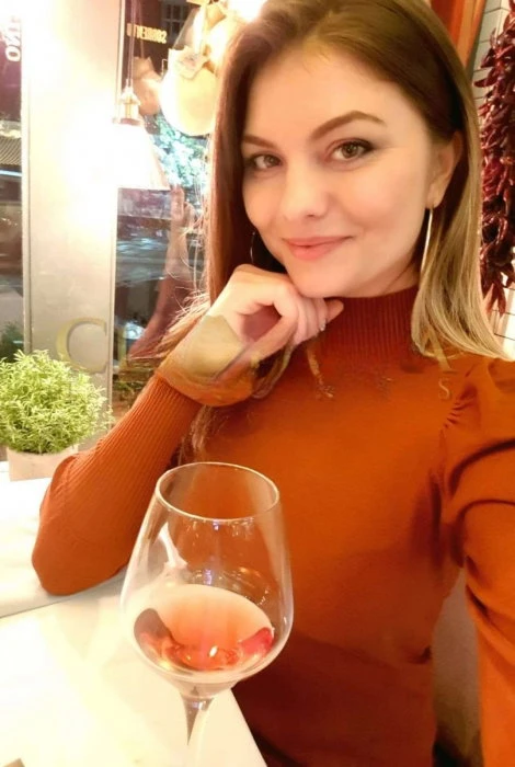 Ivana, Escort, Reading