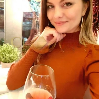 Ivana, Escort, Reading