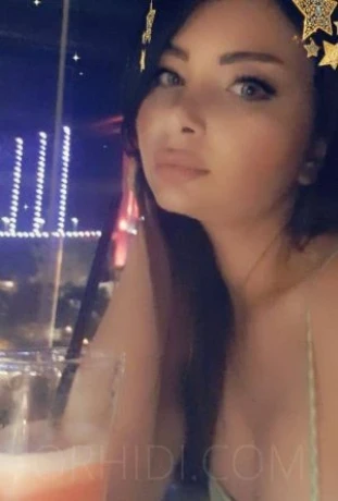 Arabic Girl — 8 / 9