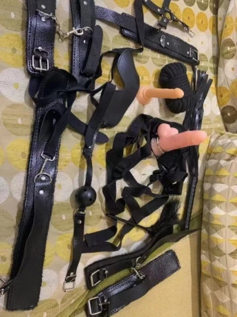 Escort girl — 2 / 5