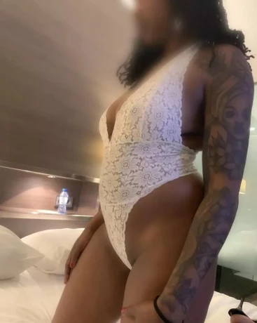 Ebony Beschikbaar Voor Escort — 1 / 5