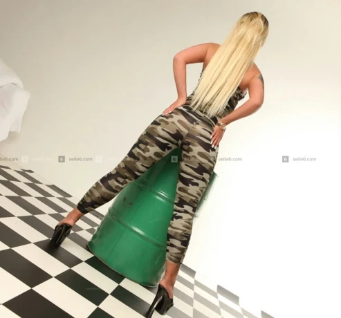 Deutsche Mia — 2 / 5