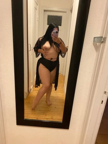 CRYSTALL. #party girl  # STRAPON# best BJ in town #duo available — 4 / 6