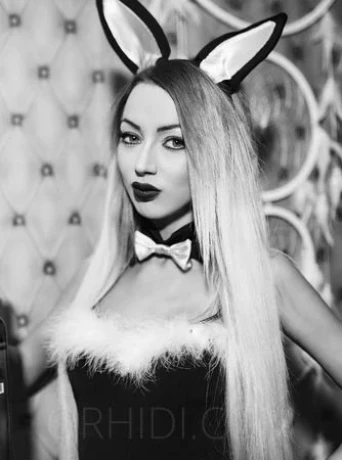 Erotische Massage im Edlem Ambiente (deutsch) — 4 / 12