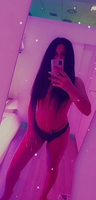 Jenifer — 2 / 9