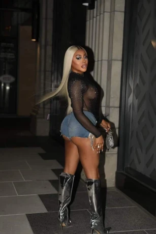 Sonya dominatriz — 2 / 12