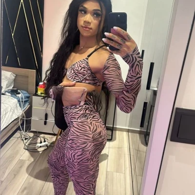 YARA KINTSCHEVS, Escort, Dubai