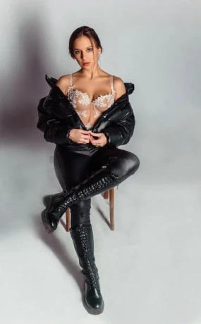 Alexandra — 10 / 14