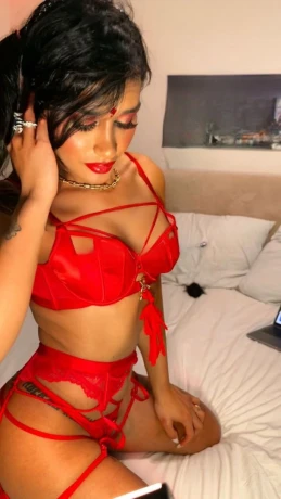 Linda Katalina — 1 / 12