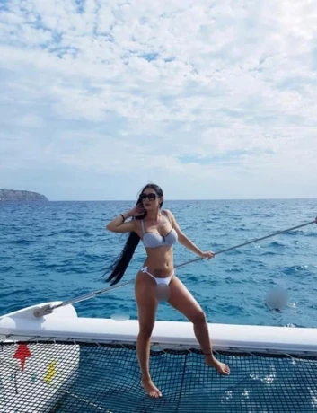 Jenifer - Bildhübsch -Top Body — 1 / 3