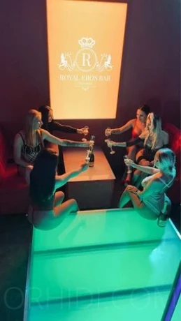 Royal Eros — 3 / 9