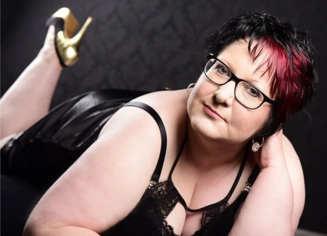 Lilly Molliger Deutscher Busentraum — 4 / 24