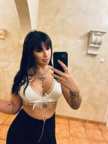 Amely Sexy — 3 / 9