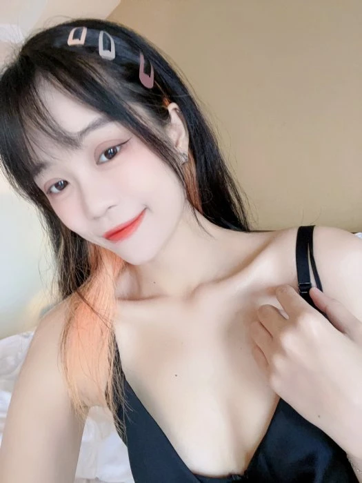 Yueyue — 4 / 5