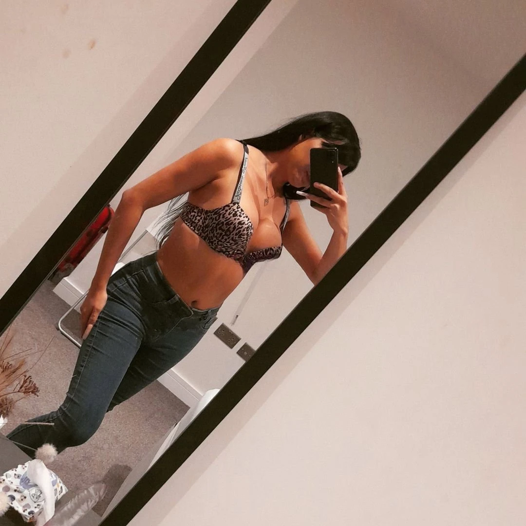 Zoe Martinez — 3 / 7