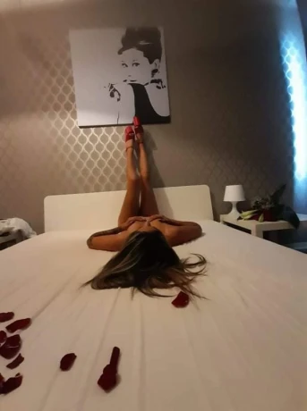Chlloe — 2 / 3