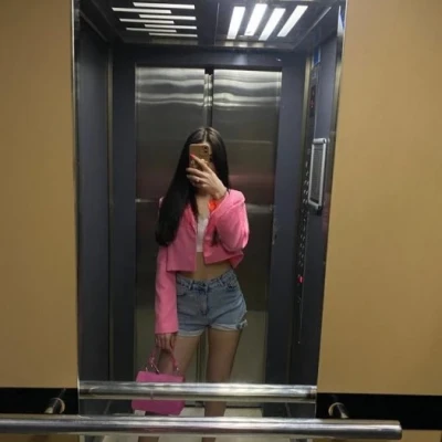 Meleke, Escort, Istanbul