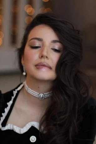Mia — 5 / 13